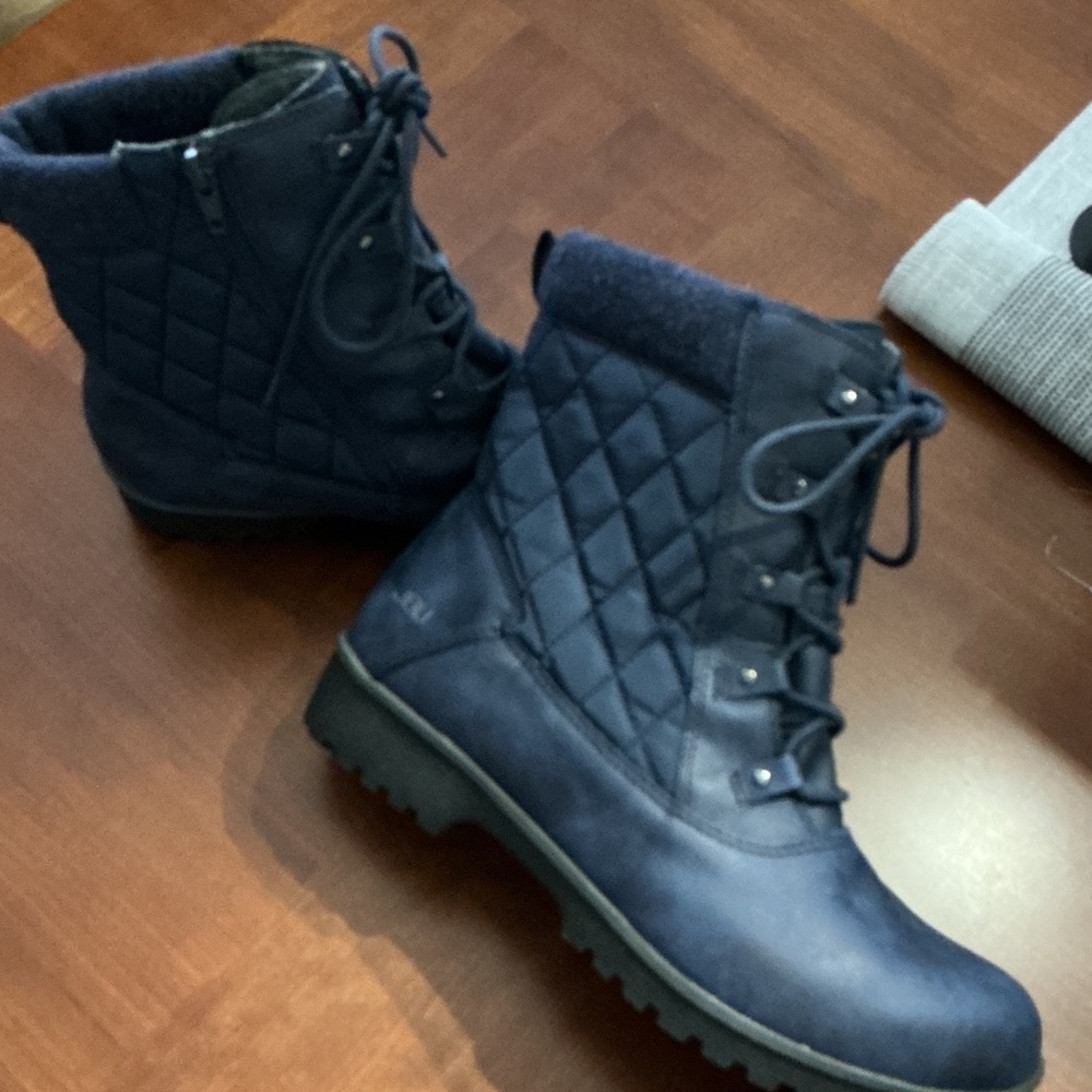 JBU Navy Quilted Winter Boots